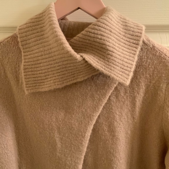 United Colours of Benetton dusty pink sweater - Picture 2 of 7